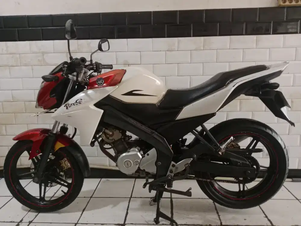 Yamaha vixion ks tahun 2013 lengkap bagus