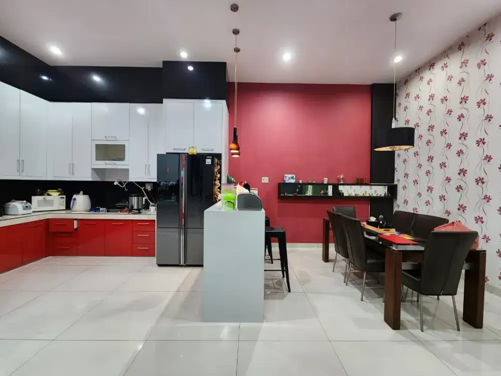 Villa Mewah 3,5 tingkat Palace Polonia