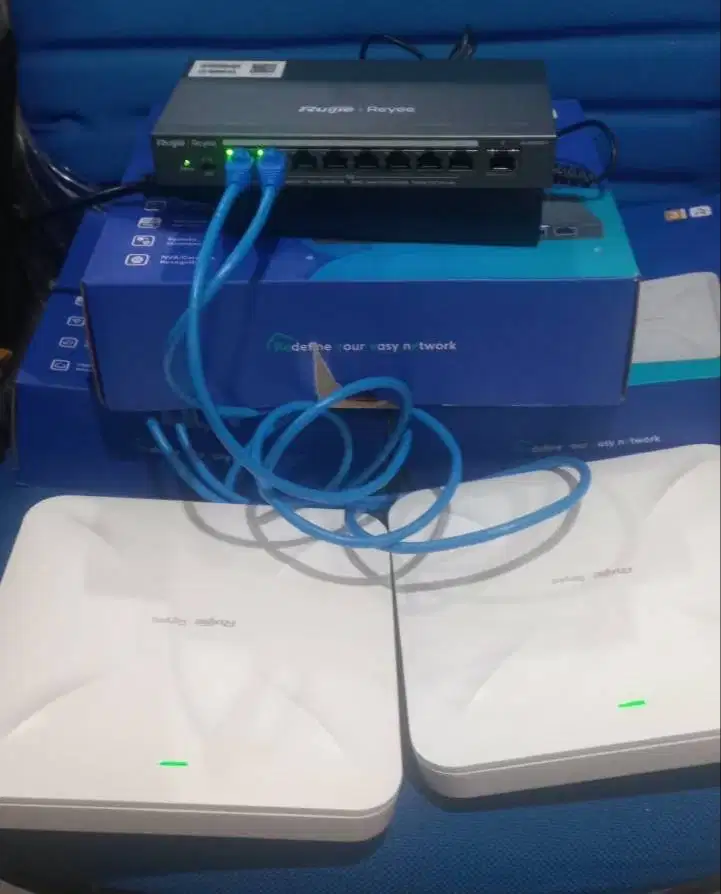 RG-ES209GC-P (1 Unit) & RG-RAP2200(F) (2 Unit)