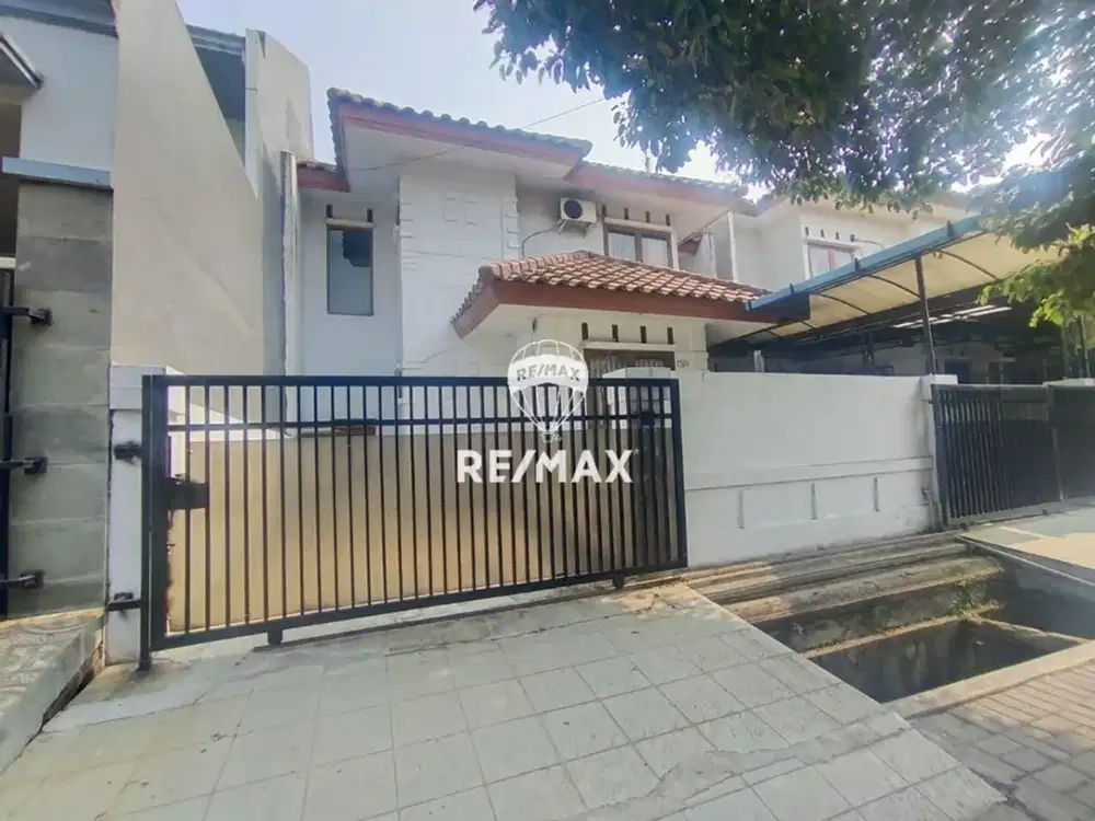 Rumah Lapang 4KT Garasi 2 Mobil di Perumahan Resinda Karawang