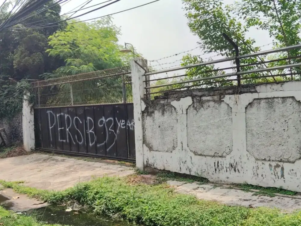 Dijual Tanah Berikut Bangunan Pinggir Jalan Raya Wanaherang