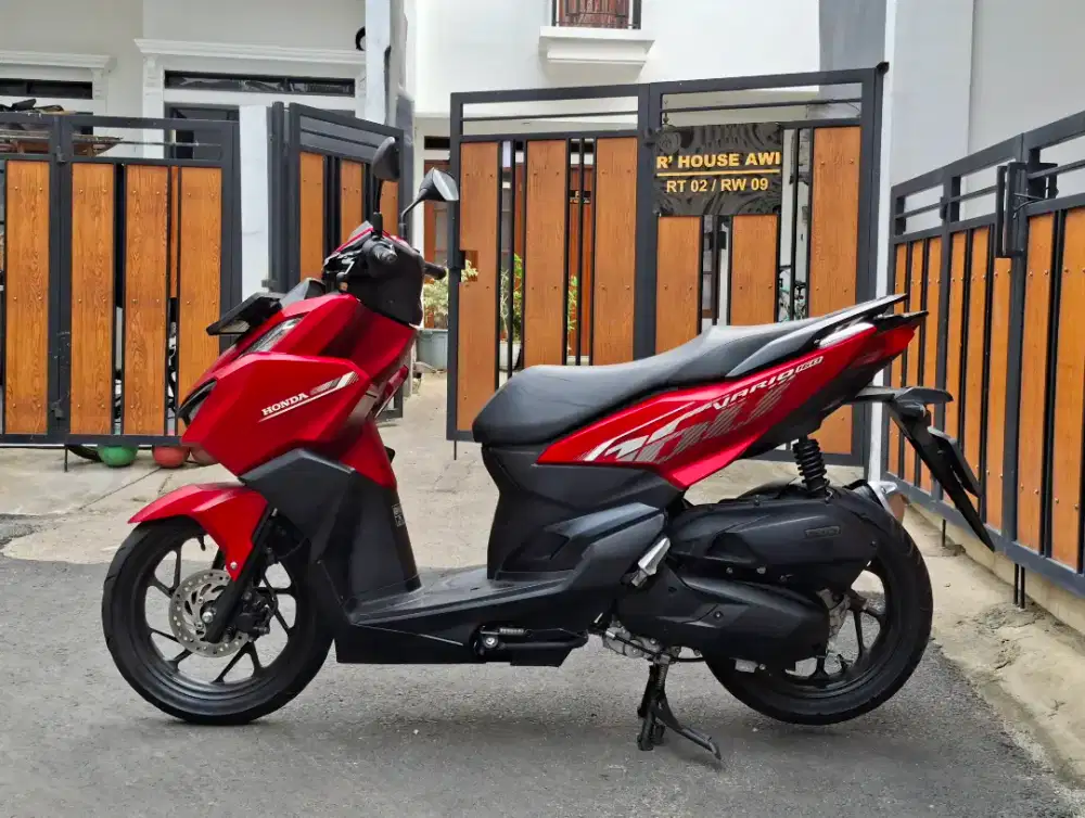 Honda Vario 160 CBS ISS Keyless MULUSSS Pajak Hidup Panjang