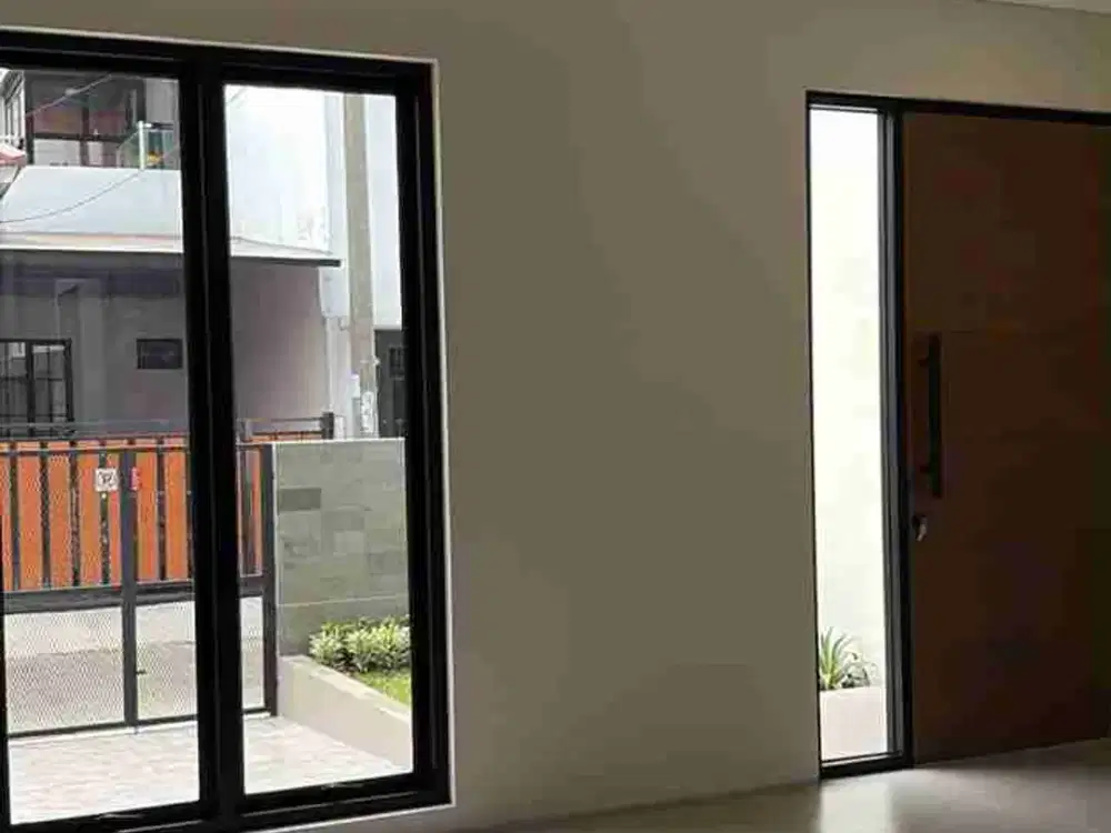 Rumah luas  dan nyaman di Griya loka