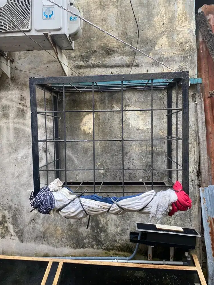kerangkeng ac / pagar ac, kondisi bagus tidak berkarat