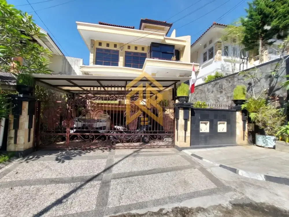 DIJUAL RUMAH DAGO BANDUNG dengan Kolam Renang Pribadi Akses Mudah Harga Nego