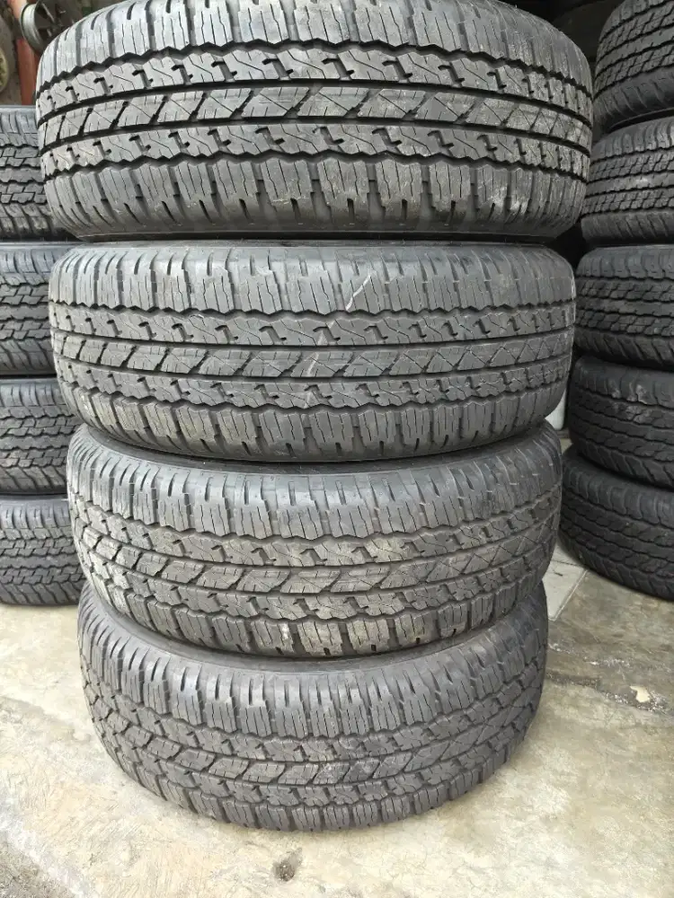 Jual ban bregestone ukuran 265 65 R17 kond 99% nik 2025 4pcs mulus.