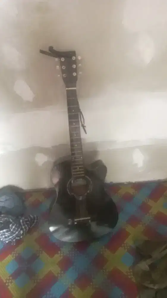 DIJUAL GITAR KONDISI TERAWAT