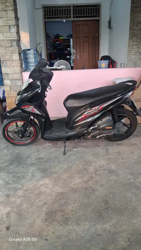 (A) Honda Beat Fi Tahun 2015