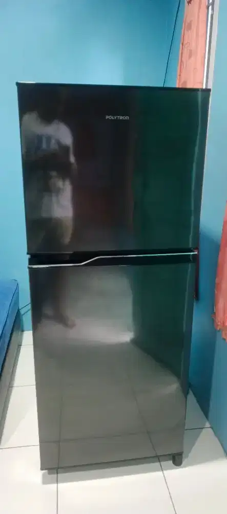 Kulkas Polytron 2 pintu PRB 200Y