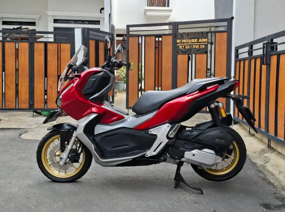 Honda ADV 150 CBS ISS Keyless MULUSSS Pajak Hidup Panjang