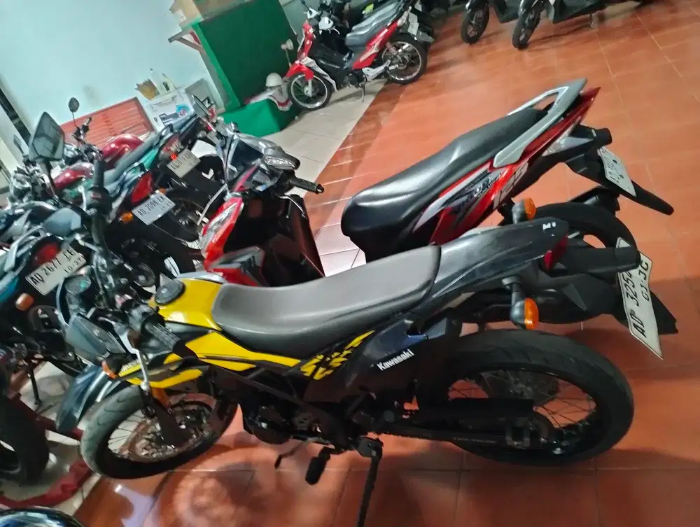 Kawasaki d tracker murah