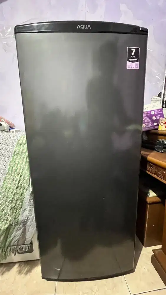 Freezer Es Batu Merk Aqua AQF S6 6 rak ambalan