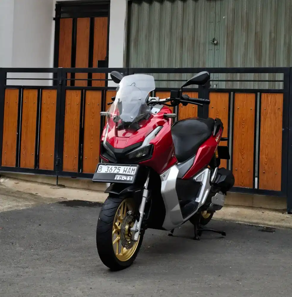 Honda ADV 150 CBS ISS Keyless MULUSSS Pajak Hidup Panjang