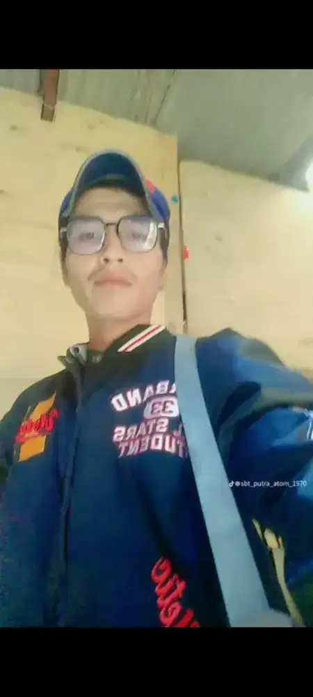 Saya butuh kerjaan buat nafkahin ibu