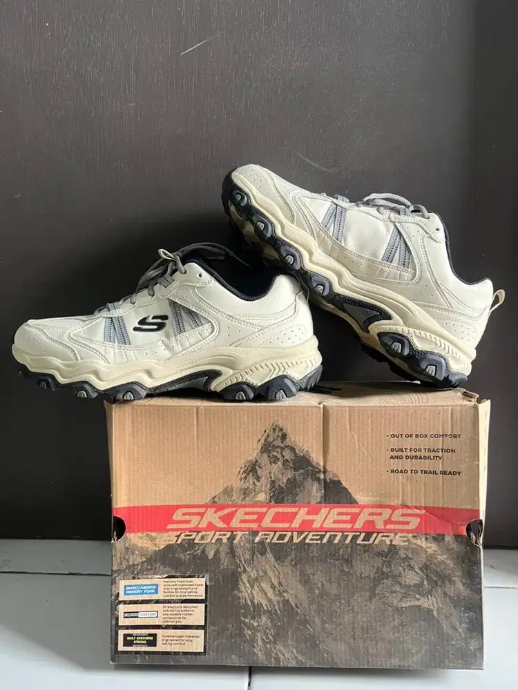 Sepatu Skechers like new uk. 45