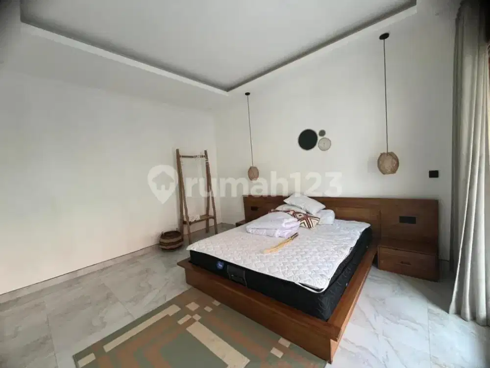 Modern Tropical Villa For Rent In Merta Agung Kerobokan, 2Br, Private Pool, Idr 200 Million/Year