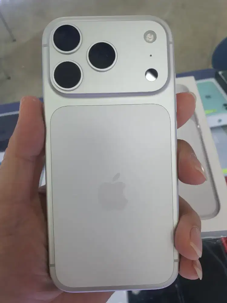Iphone 17pro 256 silver grs resmi panjang