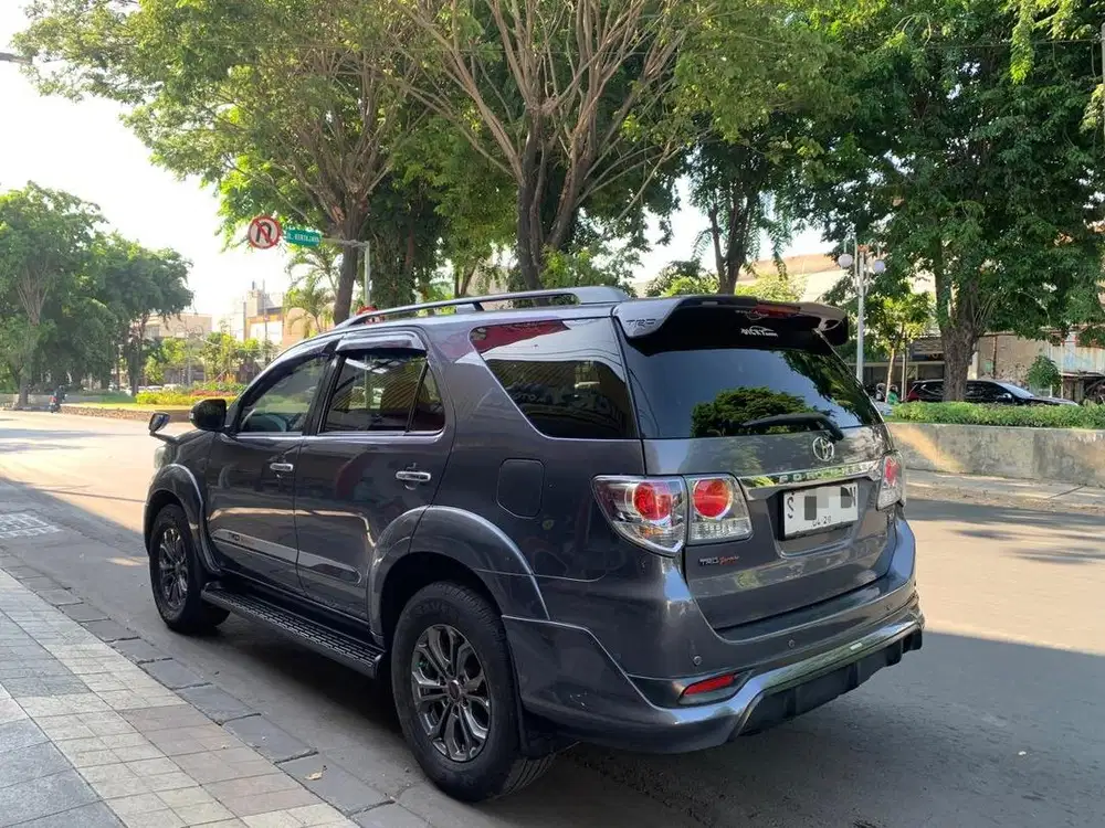 Fortuner 2.7 TRD SPORTIVO Bensin Matic 2014 Tgn 1 KM Rendah pajero
