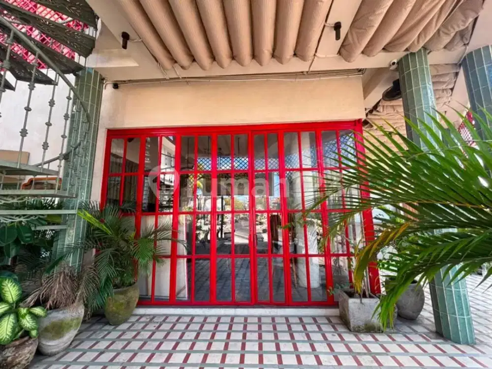Over Contract Fully Operational Restaurant For Sale In Canggu, Pink Commercial Zone, Lease Until 2032, Usd 650,000