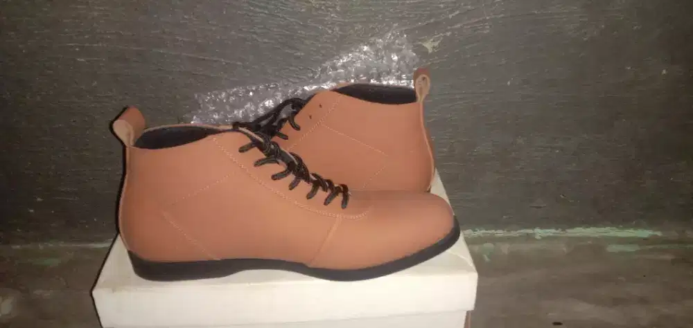 Sepatu BOOTS PRiA