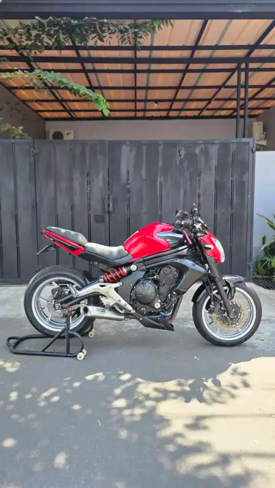 ER6N Merah Istimewa