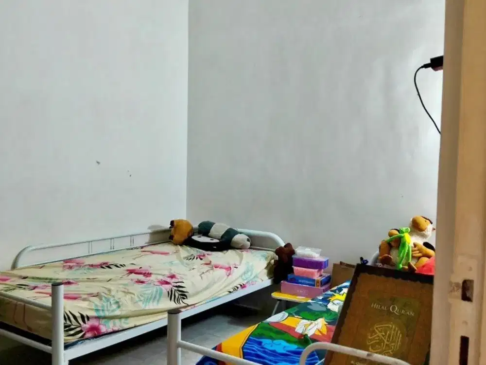 Rumah Rungkut Harapan, Hadap Selatan, Listrik 2200 + PDAM