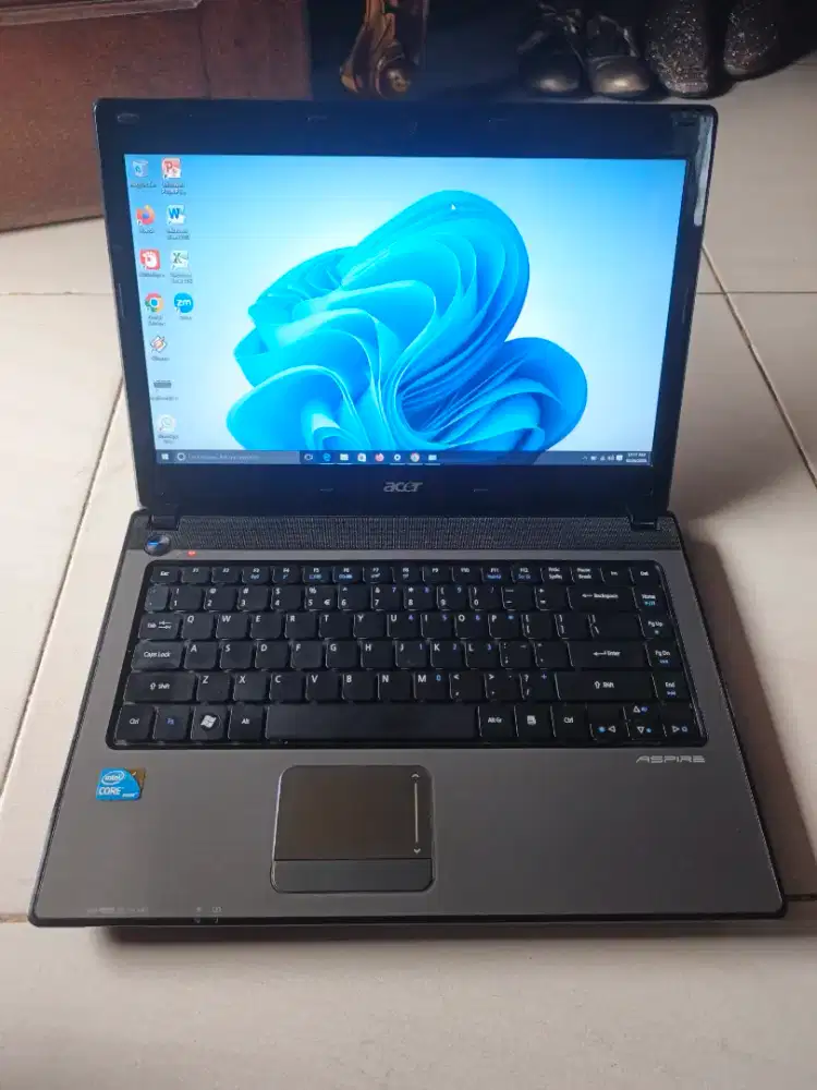 Laptop Acer Core i3 ram 8gb hdd 500gb siap pake ktk mnus (bs nego)