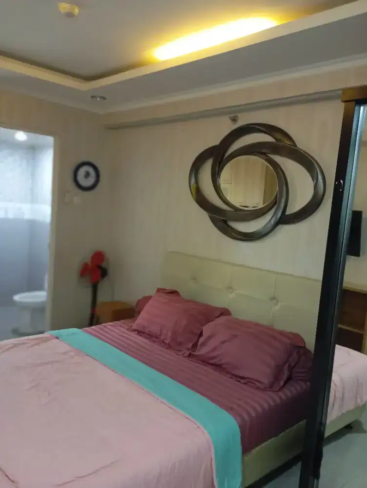 sewa apartemen harian green Pramuka city Jakarta pusat murah