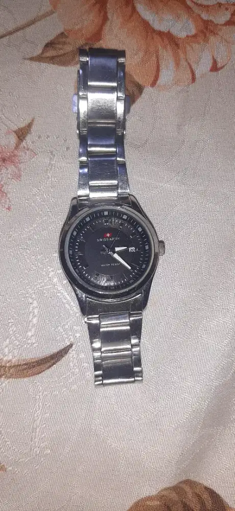 Jual Jam Tangan Bekas : Casio & Swiss Army
