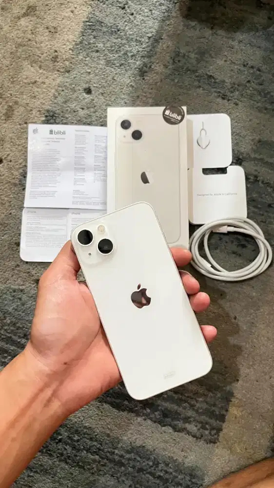 iPhone 13 128 white starlight Resmi Blibli