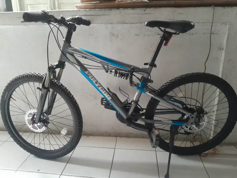 Sepeda POLYGON ban 24