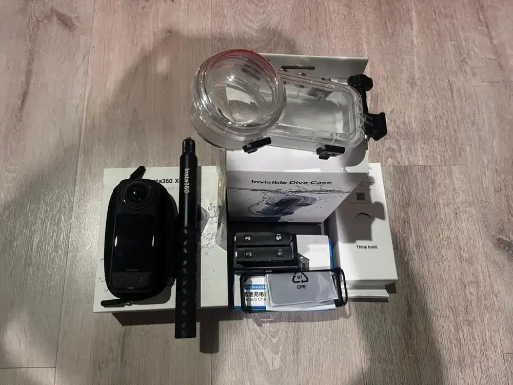 Insta360 X4 + Invisible Stick + Invisible Dive Case
