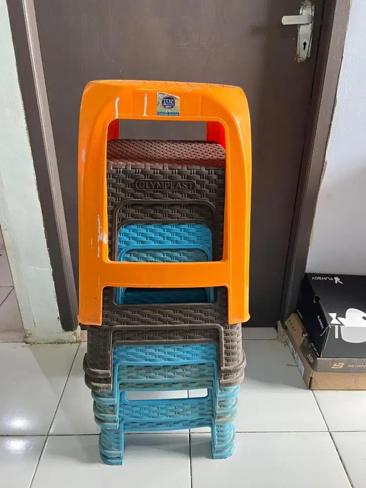Kursi plastik untuk jualan