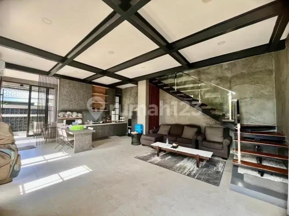 Modern Industrial House For Rent In Kesambi Kerobokan, 2+1 Br, Fully Furnished, Idr 504 Million/Year