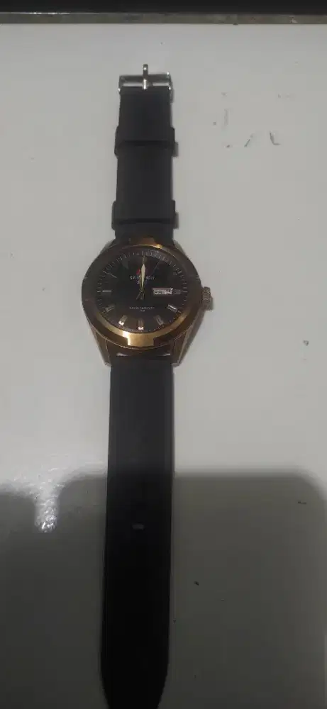 Jam tangan Swiss army