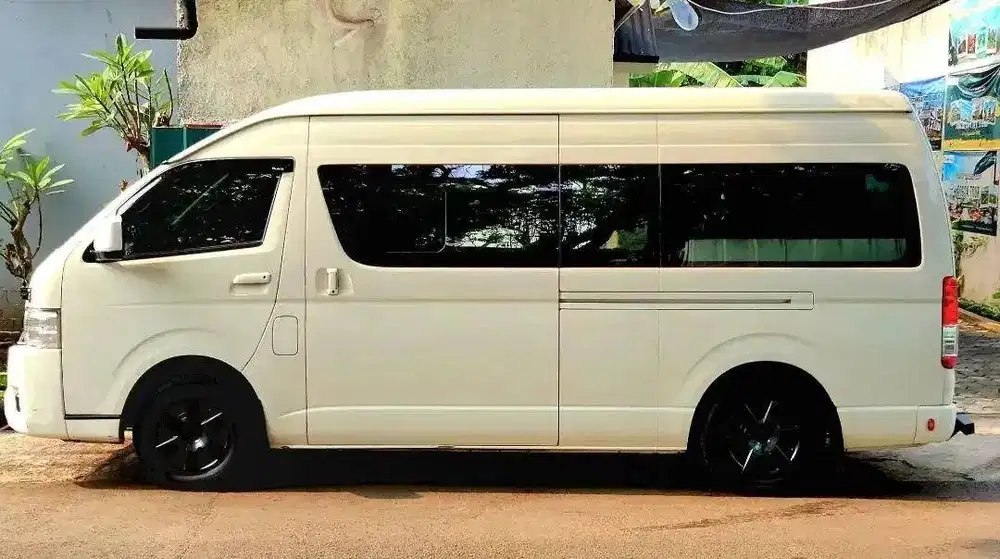 Dijual Toyota Hiace 3.0 Manual Euro 4 – Mesin Original, Terawat, Nego