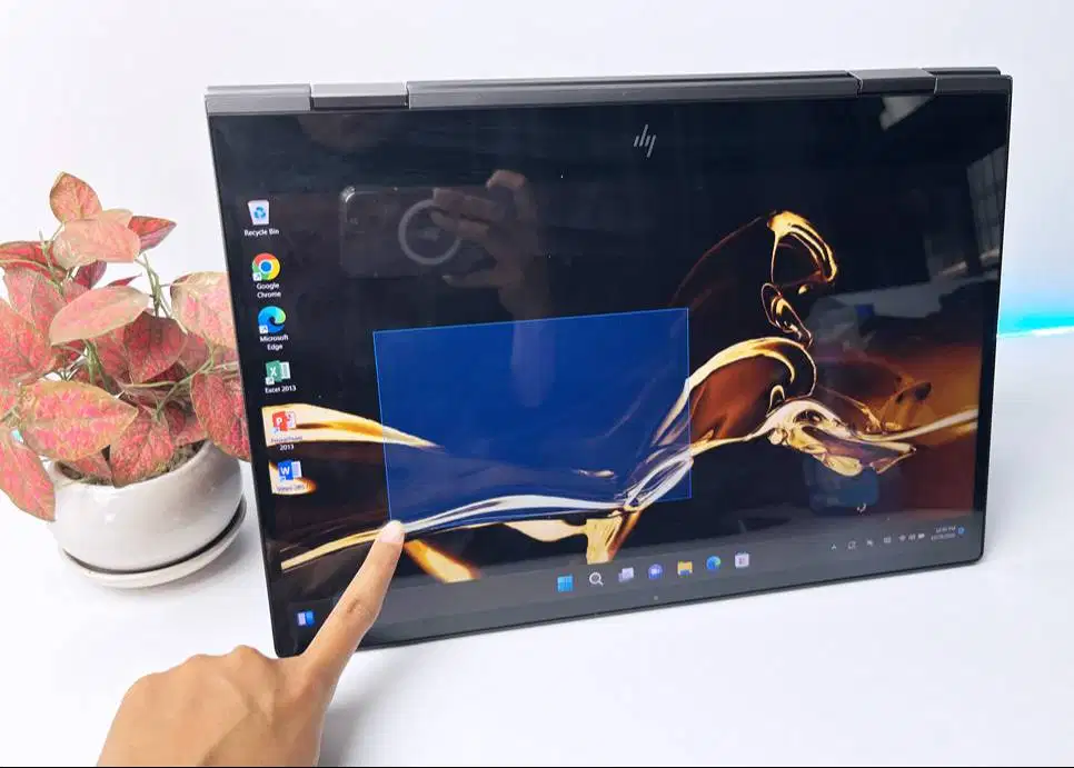 HP Envy X360 Flip Ryzen 7 Ram 8gb VGA 2gb Full HD IPS Touchscreen