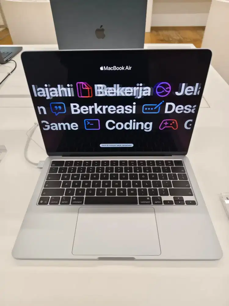 KREDIT MACBOOK AIR M5 512GB, CICILAN MODAL KTP
