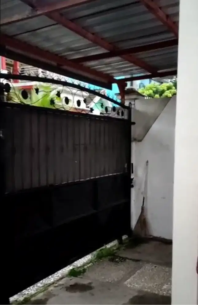 Dijual Rumah (lokasi di perumahan)