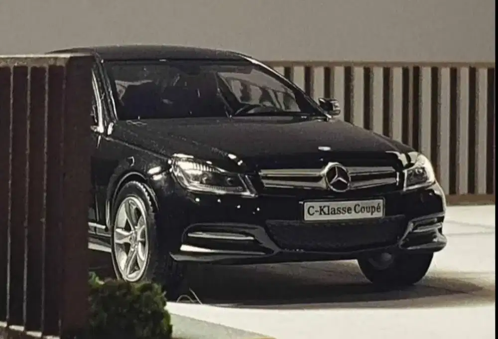 Diecast Mercedes Benz w204 C-Class Coupe 1:43