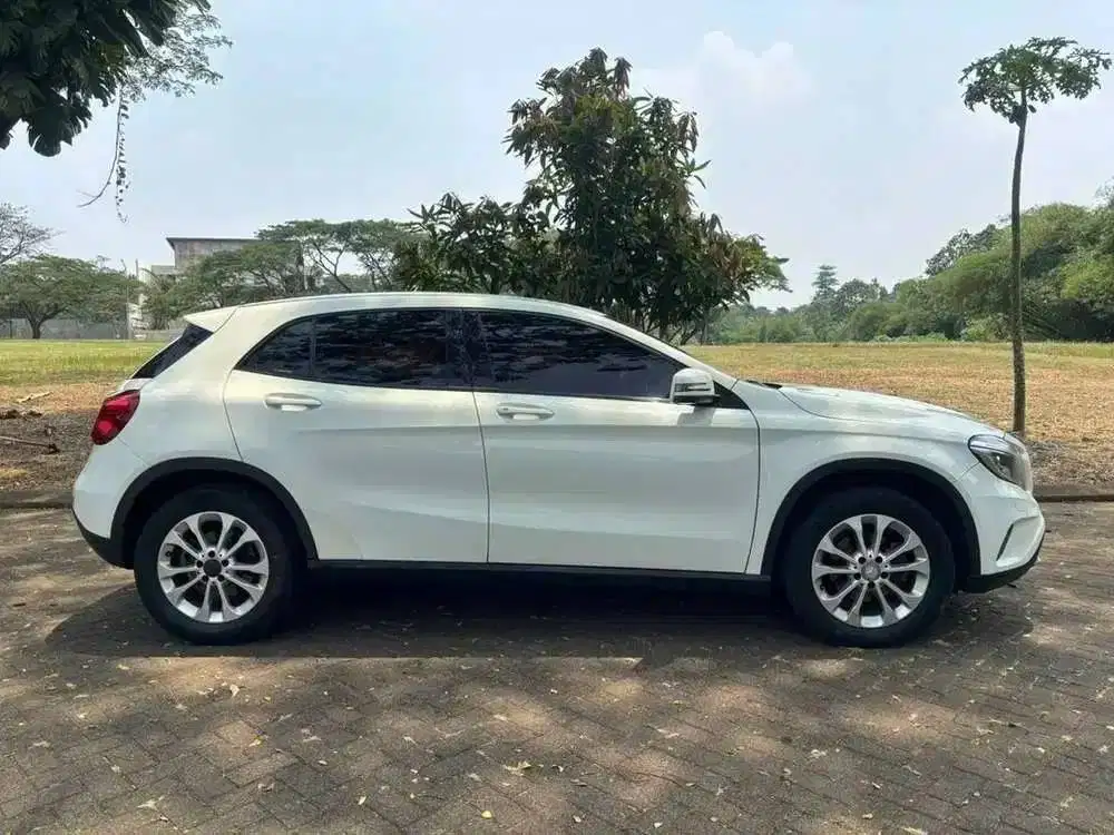 SUV Mercedes-Benz GLA200 Automatic 2016 – Pajak Hidup, Siap Cek