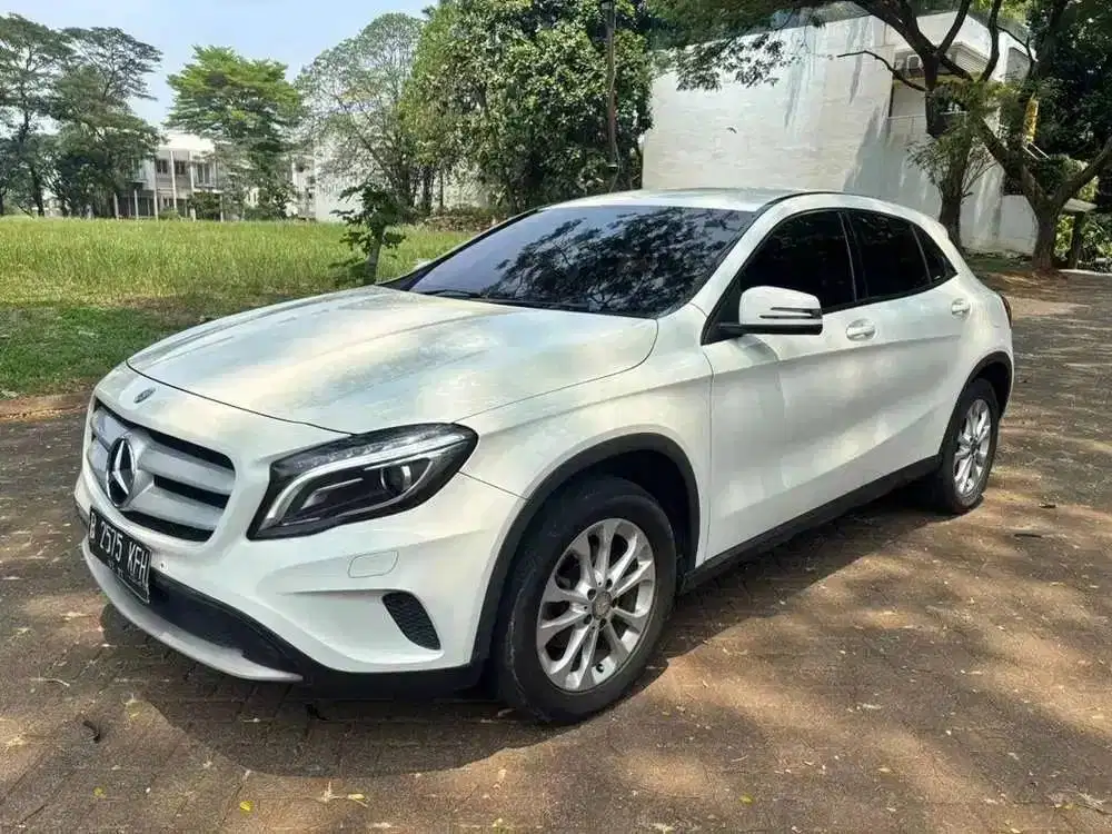 Mercedes-Benz GLA200 AT 2016 – Ex Pemakaian Wanita, Kondisi Mulus