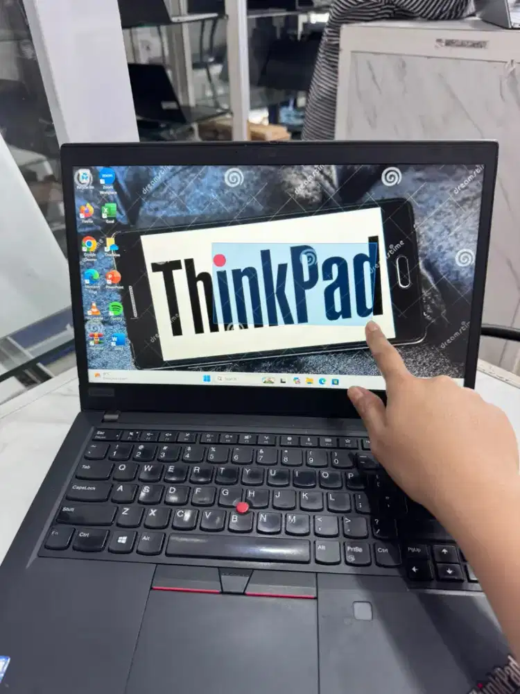 DIJUAL LENOVO THINKPAD T490 CORE i7 TOUCHSCREEN