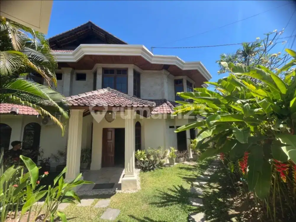 Vill 5+1 Kamar Siap Huni di Umalas