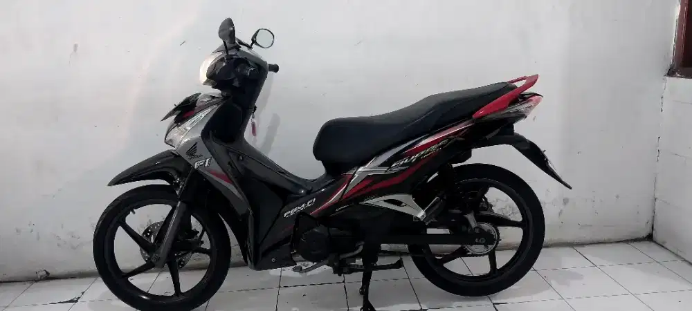 Honda supra x 125 fi helm in