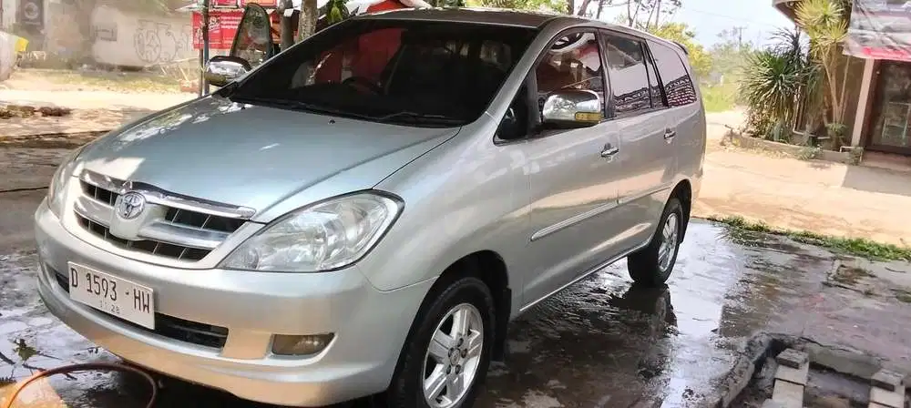 Toyota Kijang Innova 2006 Bensin