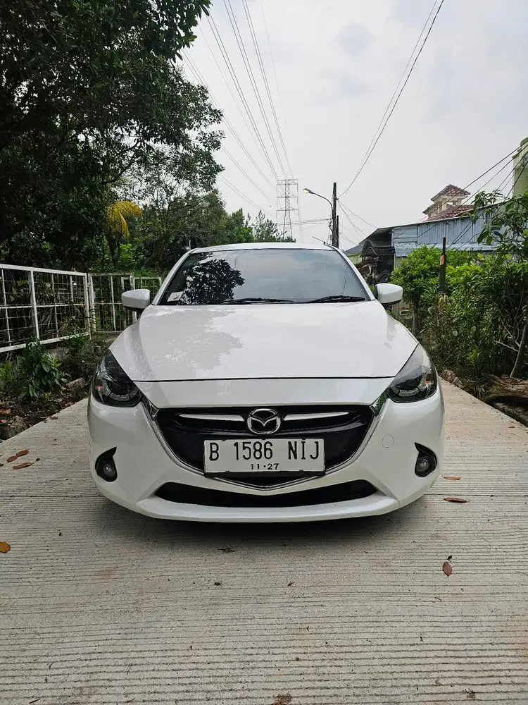 Mazda 2 R 1.5 AT 2015