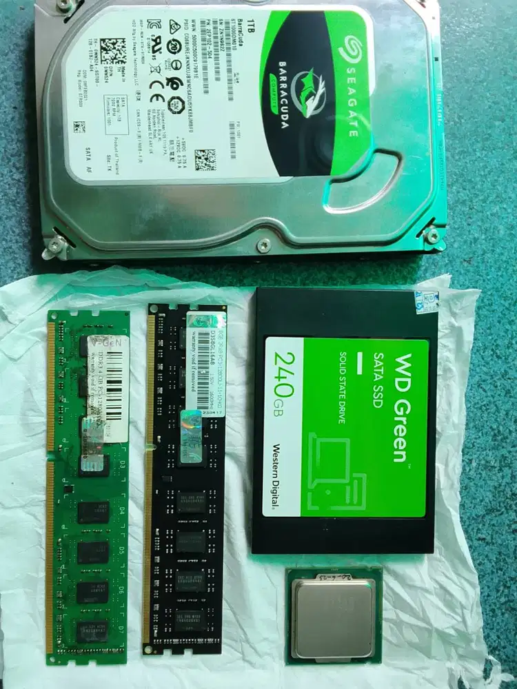Ram 1tb seagate wd green sata 240 Processor i5 4590