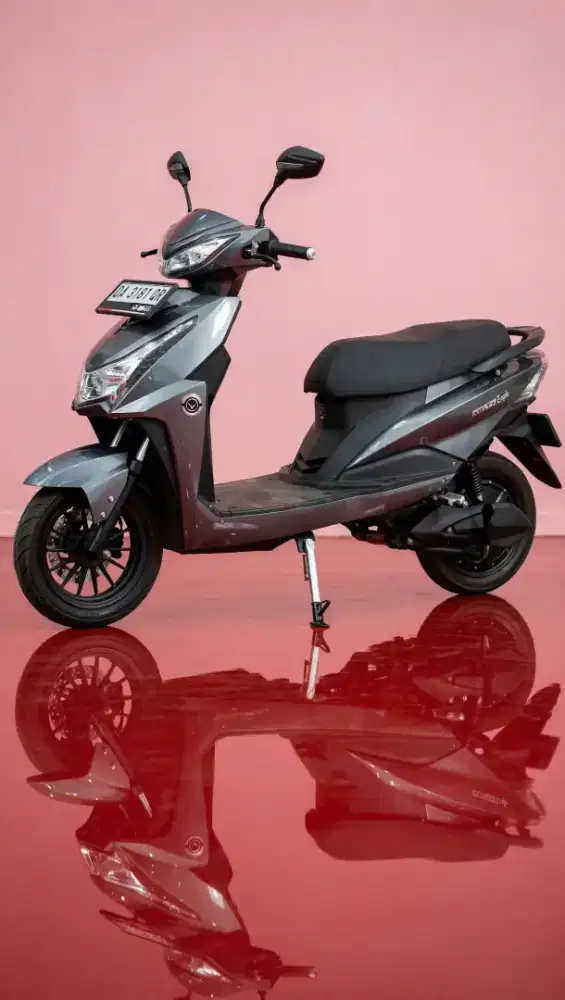 dijual sepeda motor sekuter listrik