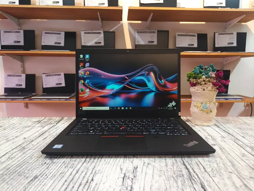 Laptop LENOVO THINKPAD T490 Intel Core i7-8665U Ram 16GB